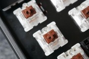 松鼠红轴——打造高品质电竞体验（机械键盘的首选，畅享极致键盘手感与精准操作）